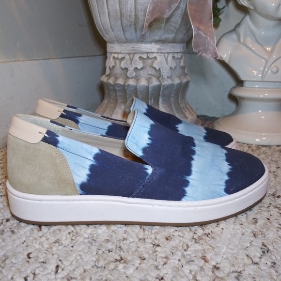 Lucky Brand Hadie Boho Blue & Tan Tie Dyed Slip-On Sneakers - Picture 8 of 8